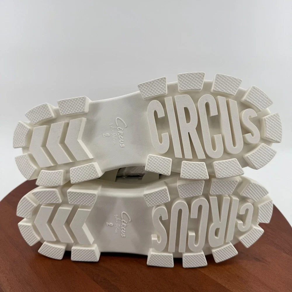 Circus NY Alyson Fisherman Platform Sandals White Lug Sole Buckle Women 9 NIB